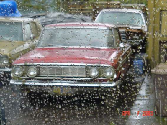 red_fairlane_002.jpg 