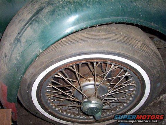 Green 1964 Morgan 4/4 wire wheel and fender