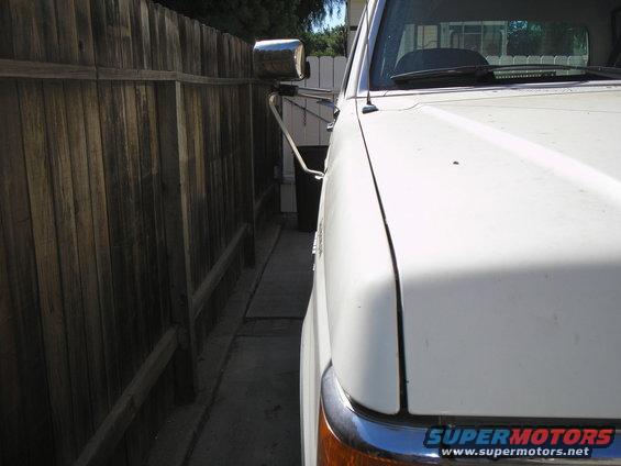 1990 Ford Bronco side mirror and hood detail