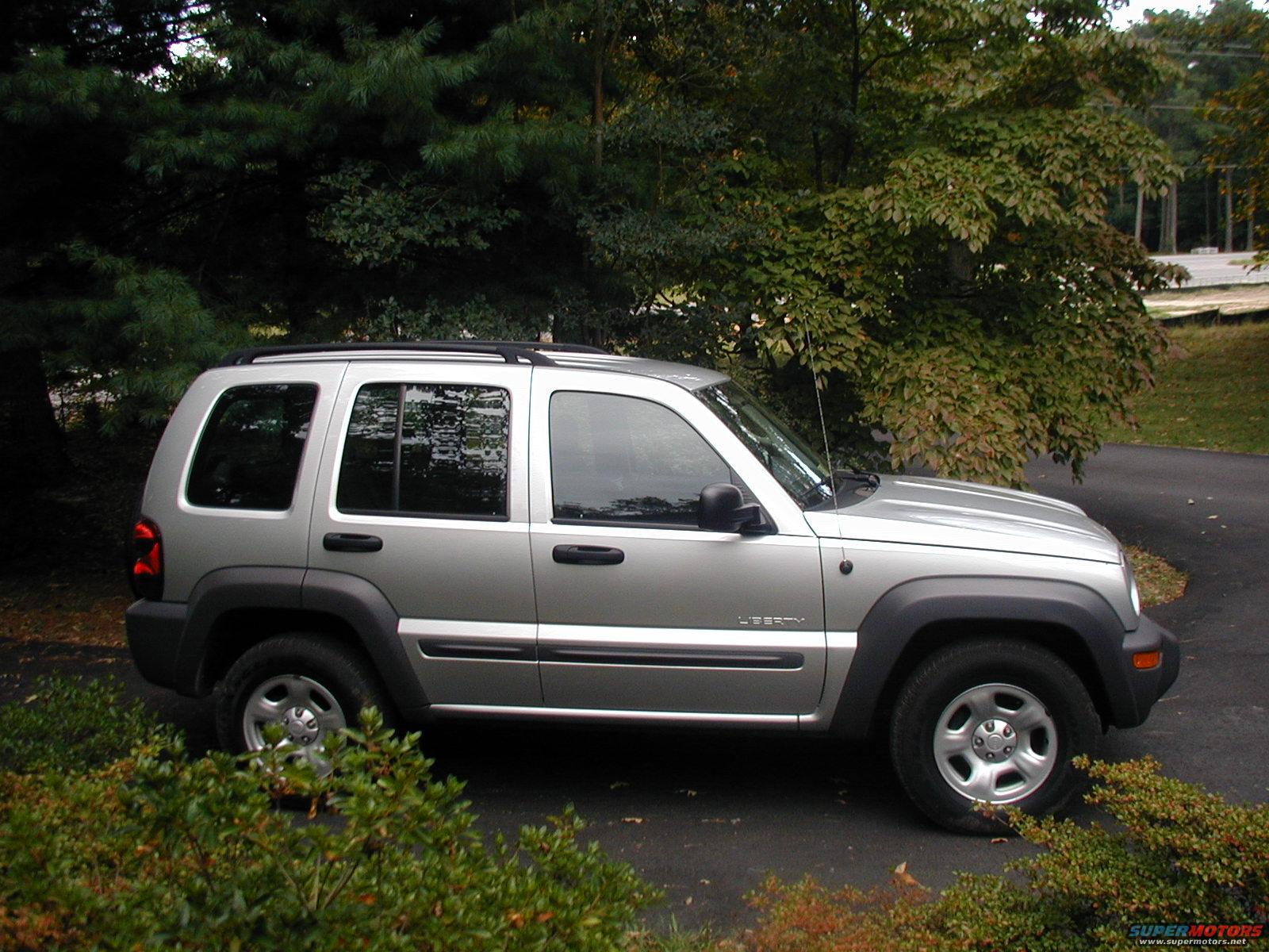 2004 Jeep Liberty photo