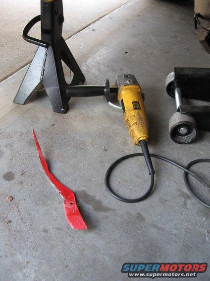 img_0859.jpg The offending piece of metal.