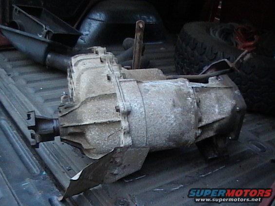 transfer case sitting in the bed of a truck
