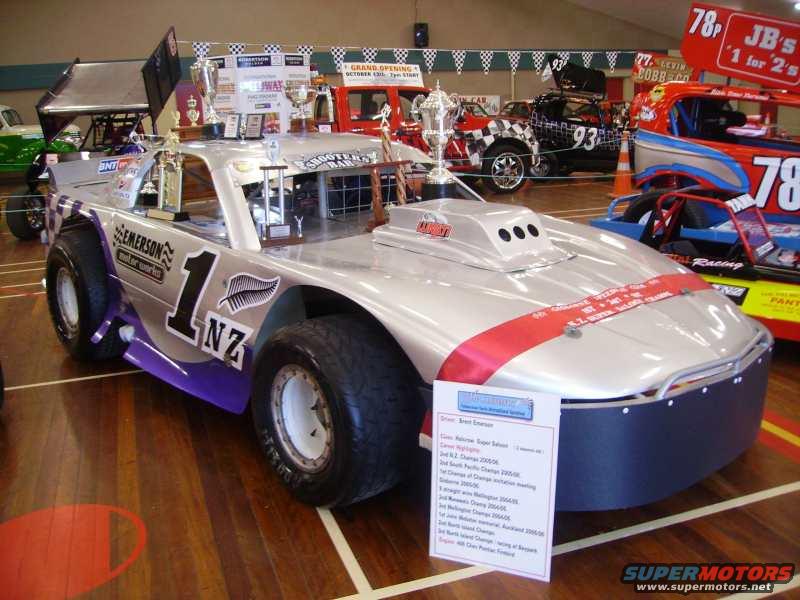 show2.jpg Super saloon