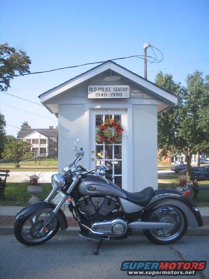 img_3033.jpg World's smallest Poilice station, Ridgeway, SC