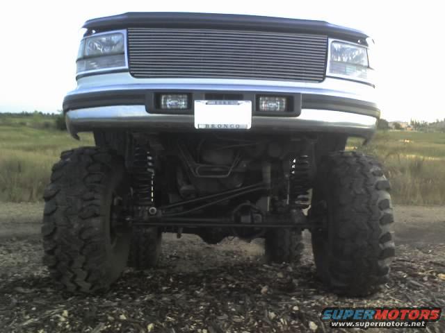 1995 Ford Bronco front view with large off-road tires and grille