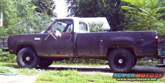 dick00.jpg John's 1979 Dodge Powerwagon. Wyoming ranch truck. Came to Michigan in 2005. This is the before picture with original paint. No rust.