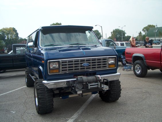 Blue lifted van with winch and Ford grille. Seen year 1978