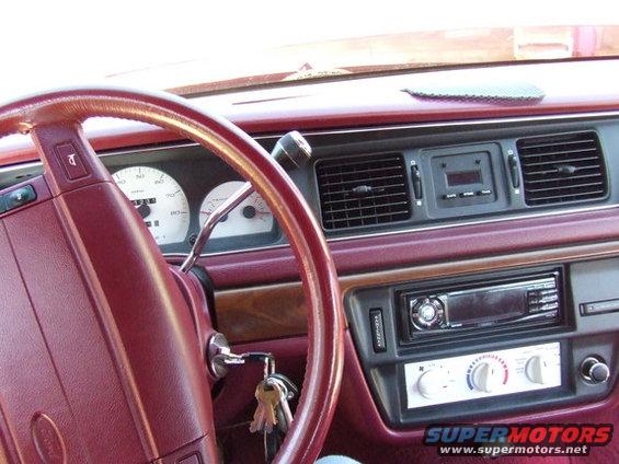 1992 Ford Crown Victoria interior gauges and dashboard