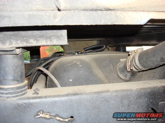 fuel-tank-harness.jpg here it is connected o the fuel tank