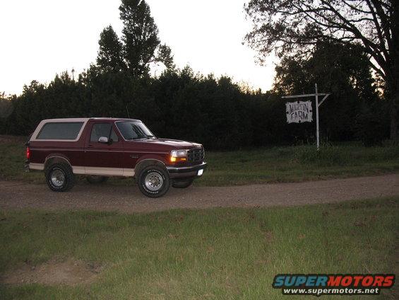 bronco-10.14.07-001.jpg Bronco by the sign. 10.14.07