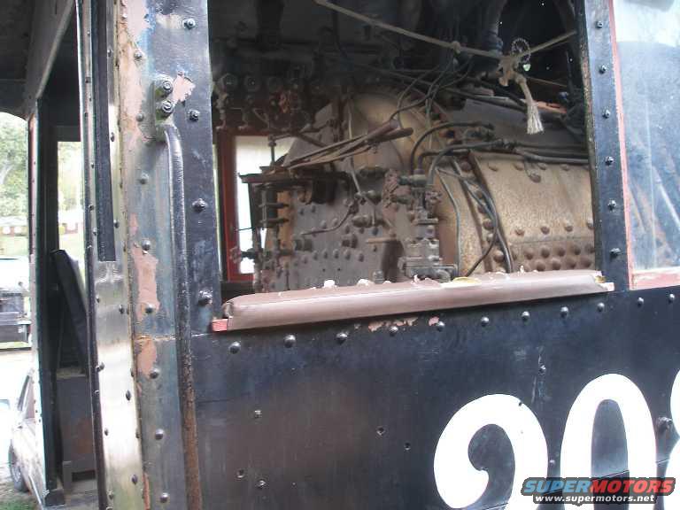 train-museum-steam-loco-cab1.jpg 