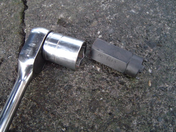 101607-079.jpg Tool for balljoint adjuster