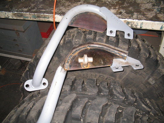 suspension-overhaul-006.jpg modified cage front shock mounts