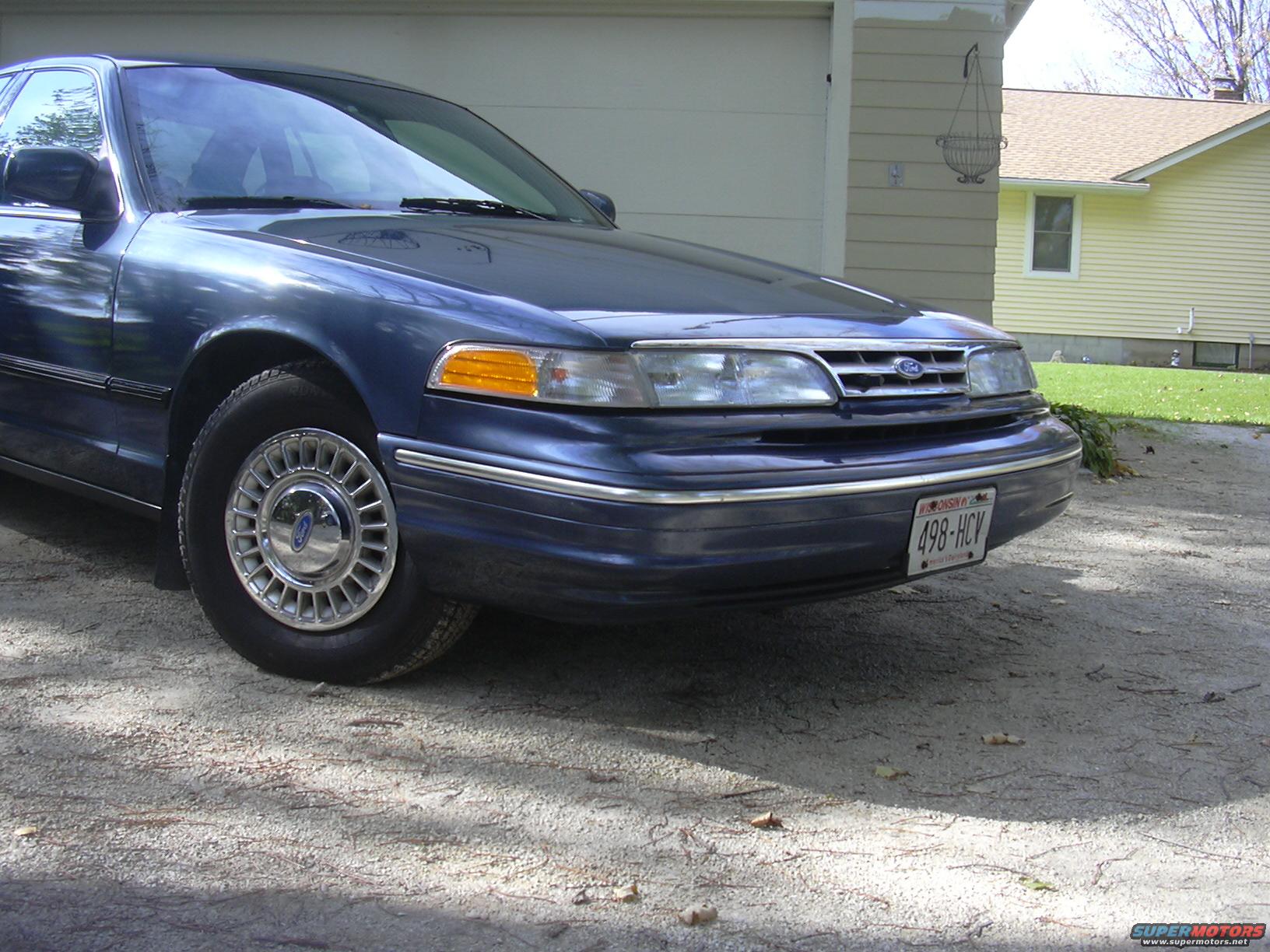 1996 Ford Crown Victoria photo
