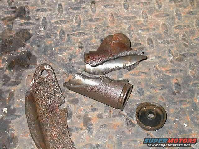 dscn5615.jpg Broken wheel cylinder