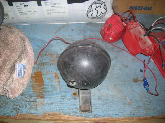 dscn2180.jpg plastic vacuum canister for 1985
