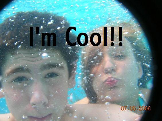 two people underwater with text 'I'm Cool!!' and date 07.05.2006