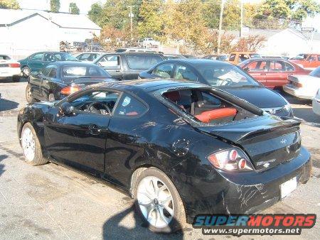 this-one-1bad-resize.jpg November 4 2007. My sisters brand new 2007 Hyundai Tiburon. 4500 miles.