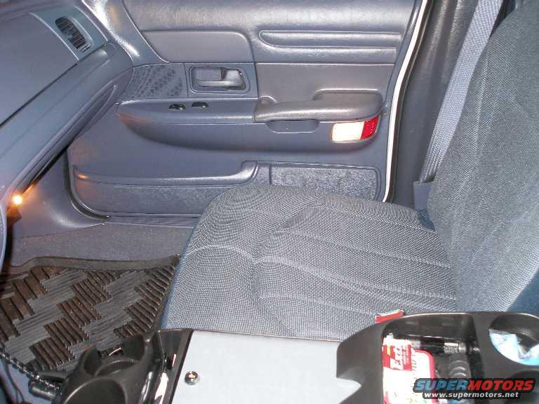 2001 Ford Crown Victoria photo