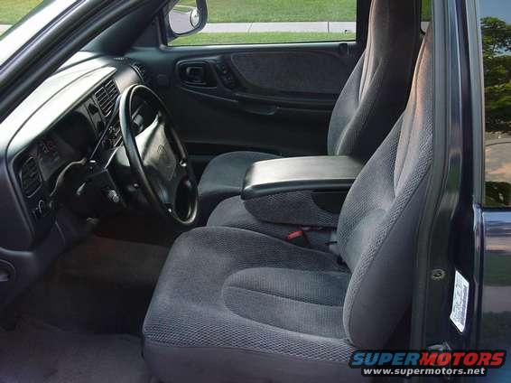 interiorfrontdriver.jpg interior front seats