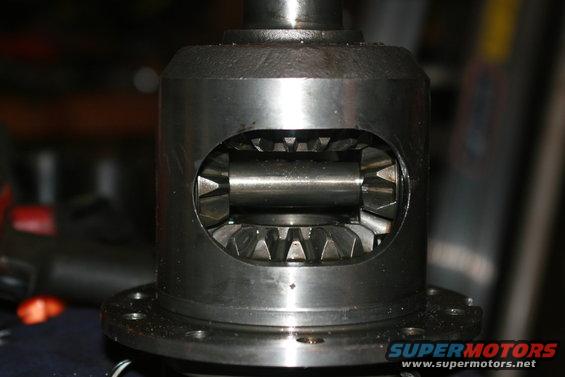 img_0056.jpg From the side the Eaton E-locker looks like an open carrier.