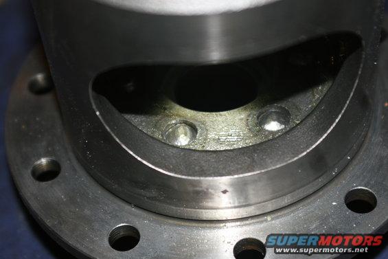 img_0073.jpg Here is the crux of the failure, see the rounded off tips of the engagement pins?  They are supposed to be cylindrically shaped with sharp edges.  When the locker failed at Tellico it was under heavy throttle and the locker made a ratcheting sound, I'm certain that is when the brunt of this damage must have occurred. 