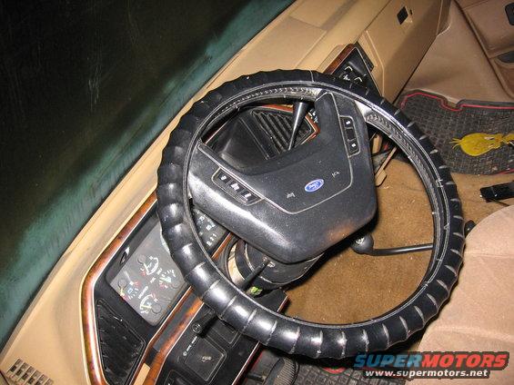 87-steering-wheel-001.jpg 