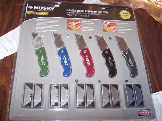 Husky 5-pack folding aluminum knife set with extra blades
