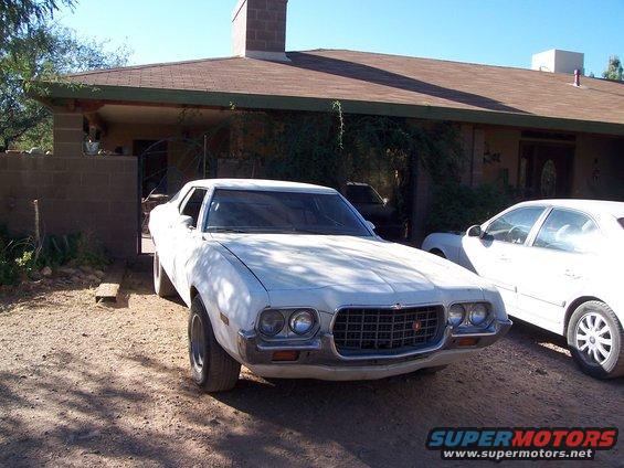 White 1972 Ford Gran Torino front view parked next to another car