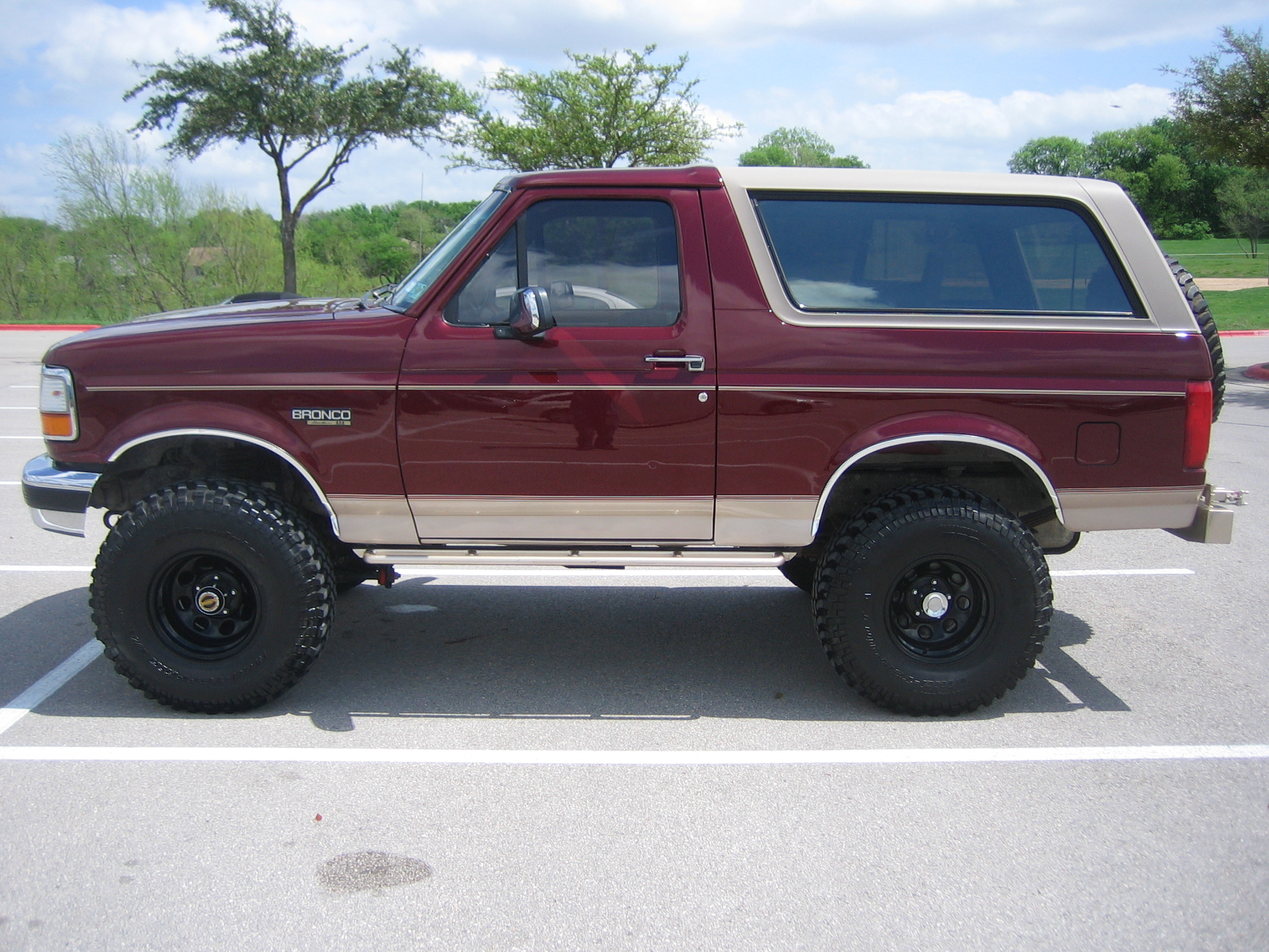 1996 Ford Bronco photo