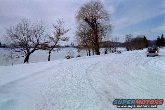 img009.jpg Just a pic of the frozen river