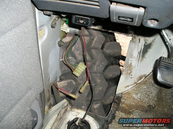 pb290205.jpg hello tire