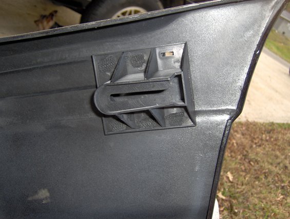 030.jpg This side is correct, the open end of the slot is facing toward the rear.