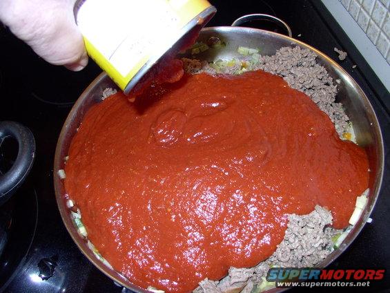 img_0220.jpg Dump in two cans of anybodies spagetti sauce (anyone but Hunts, they $uck). You'll have added enough of everything else that "their sauce" has now become "your sauce". They're just a base of tomatoes, thickening sauce and all their spices (plus yours).