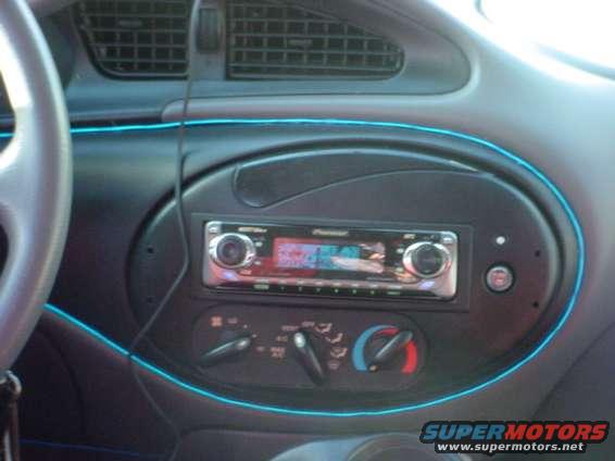 cockpit_03.jpg MP3 deck and Glowing wire around the oval.