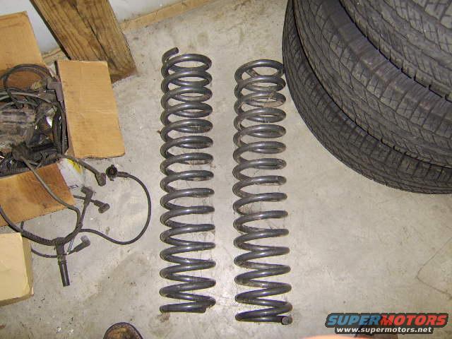 sta70445.jpg 6" Super-Flex Spring's for the Ranger....I feel a helluva score on the ramp coming...