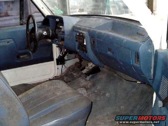 88bronco9.jpg blue interior