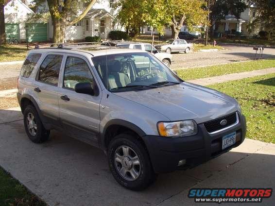 Silver 2002 Ford Escape 3q-front view with visible license plate