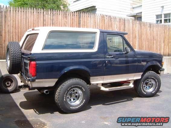 bronco08.jpg not sure about putting a 35" on the spare tire carrier so a 33" will do for now