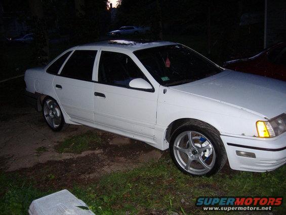 1998 Ford Taurus photo