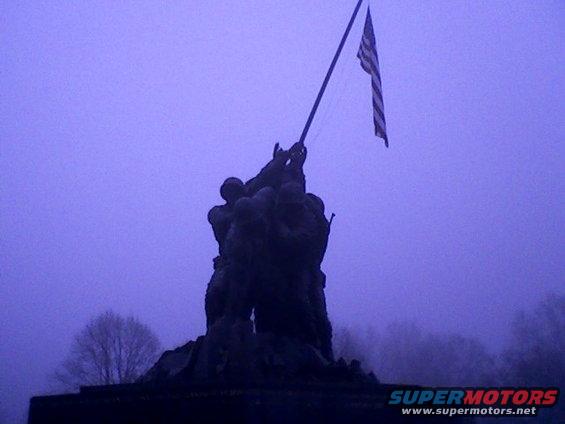 iwo-jima-memorial-front-122307.jpg Iwo Jima Memorial Front