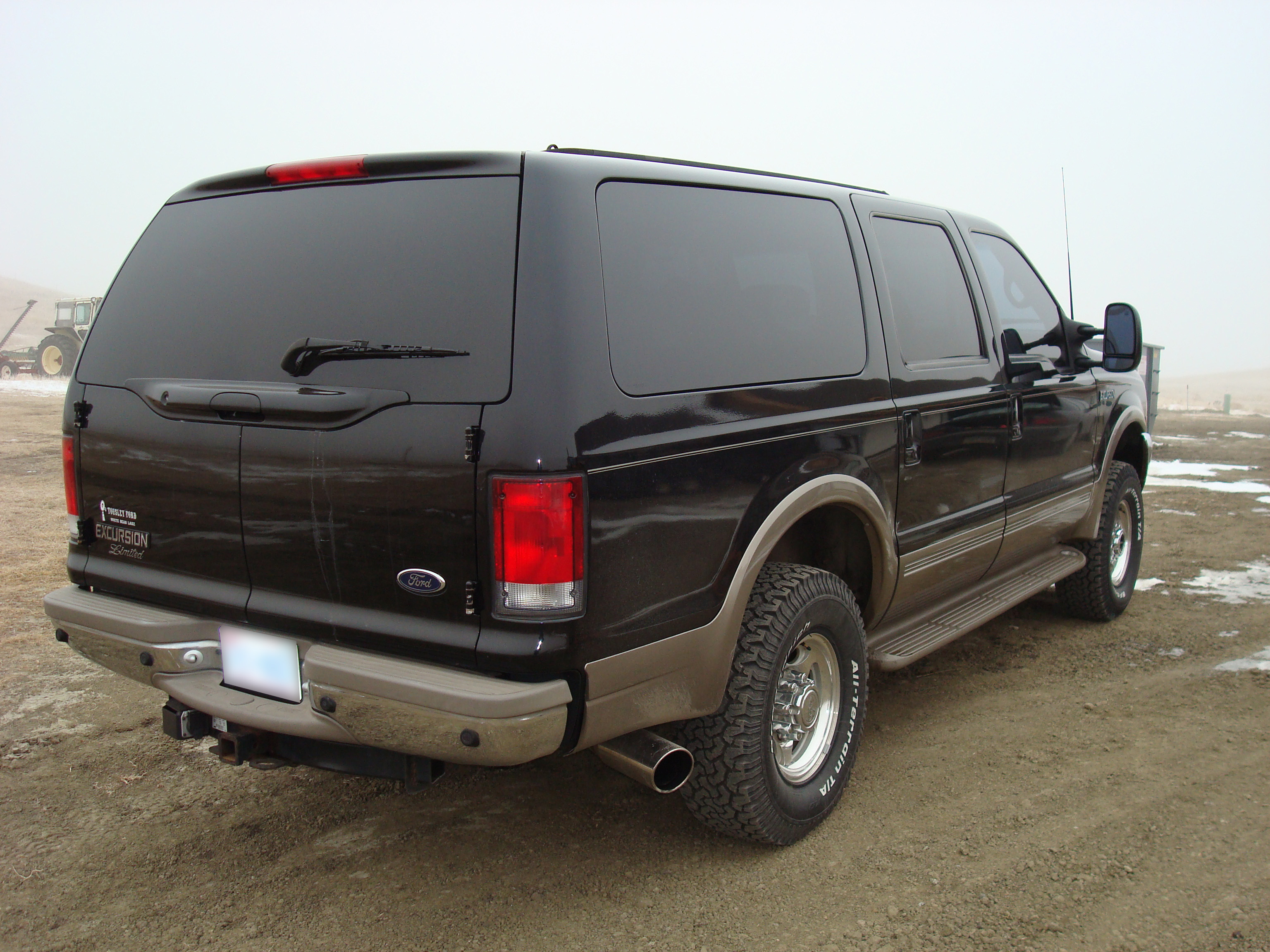 2000 Ford Excursion photo