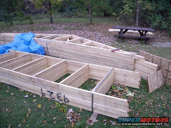 img_0260.jpg Trusses arrived.