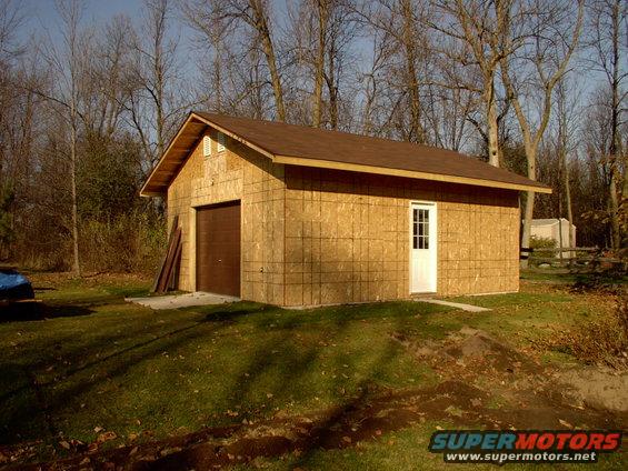 img_0431.jpg New doors installed, roof done !