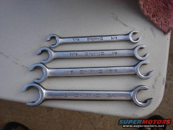 powersteering10.jpg ok- to do this right you should have these flare line wrenches. you need 3/4 and 5/8 if you do not want to get a set. but they are cheap.....