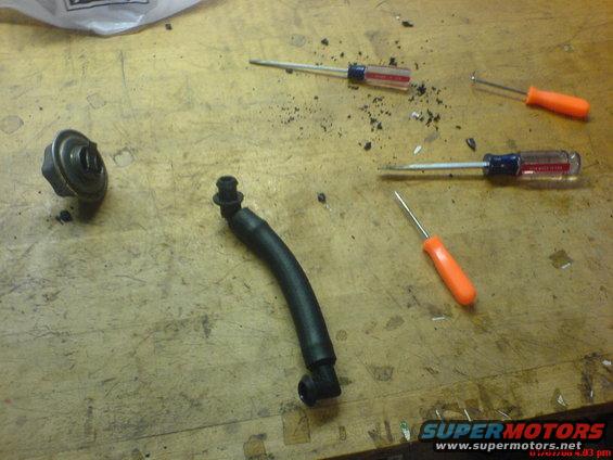 oilcap007.jpg can't forget the craftsman screwdrivers...they did some work, too!

finally got the dang thang out...