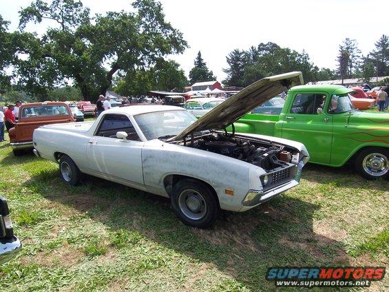 0-002.jpg My cars first car show - Fred's All American Old Car Day. It featured mostly daily driver type cars, but had some really nice show cars as well