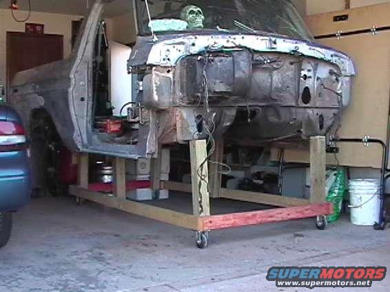 new_body_rack_2.jpg This is a cluttered foto of the rack in my garage.