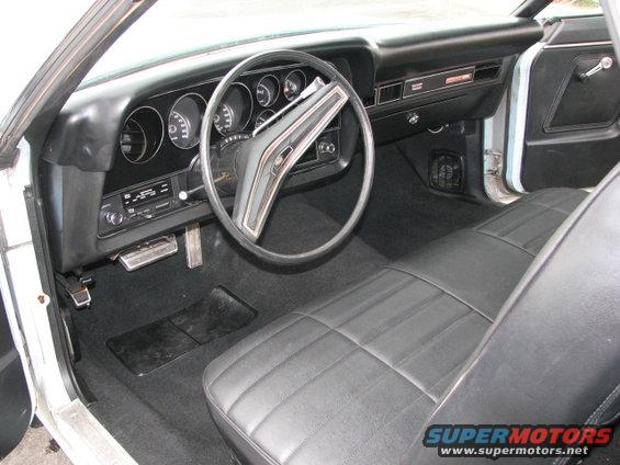 6.jpg Good interior with the rally instr, Baby blue 72