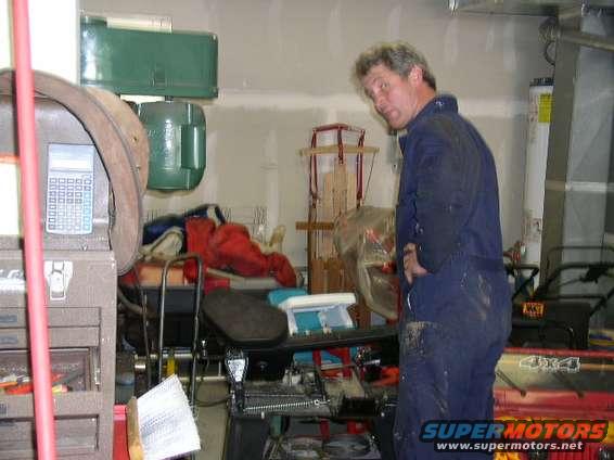 bumpermod04.jpg Jimm cutting up the rest of the bumper